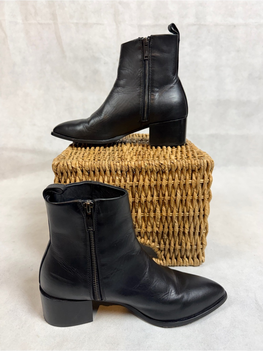Thursday Boot Company Tempo 2” Heel Bootie Black Leather Size 7 ankle boots - Picture 5 of 14